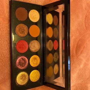 Pat McGrath eyeshadow palette